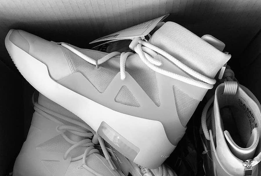 Nike x fear of god 1 light bone top